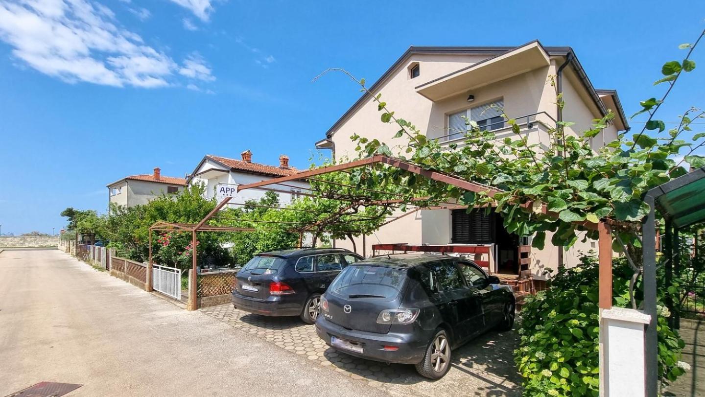 Runko Appartement Umag Buitenkant foto